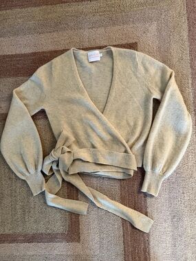 Brodie Cashmere XS Cream Sand Beige Ballet Wrap Cropped Sweater